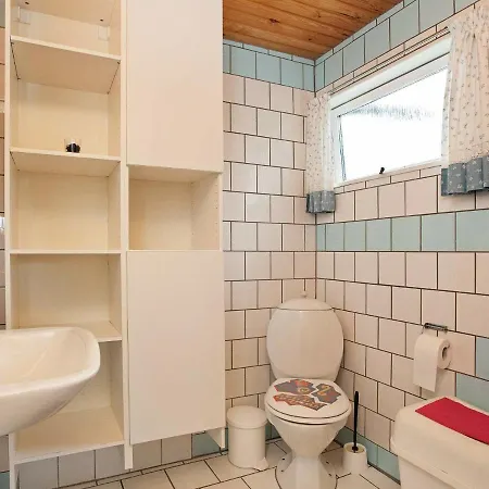 Three-bedroom Holiday In 2 * Eskebjerg