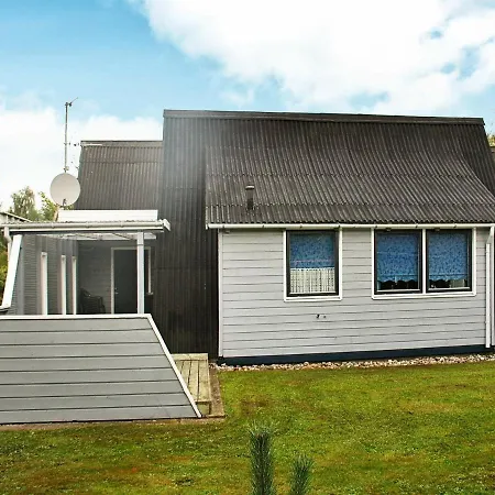 Holiday home Three-bedroom Holiday In 2