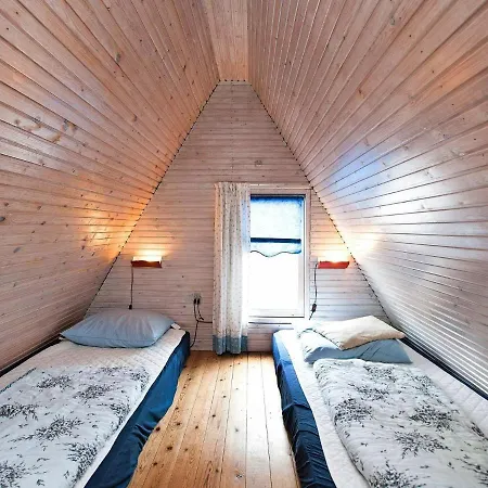 Three-bedroom Holiday In 2 Holiday home