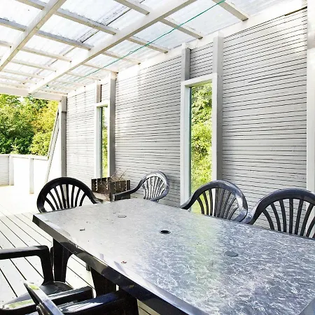 Three-bedroom Holiday In 2 *