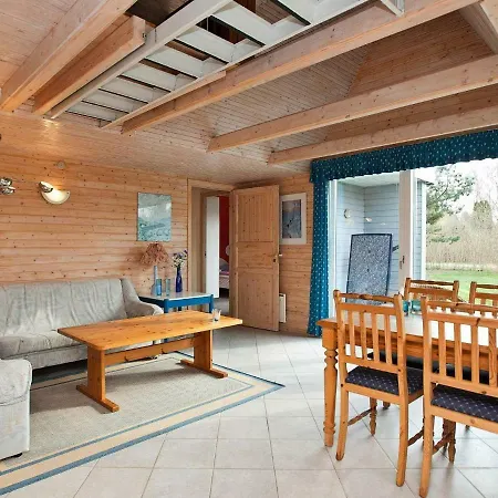 Three-bedroom Holiday In 2 Eskebjerg